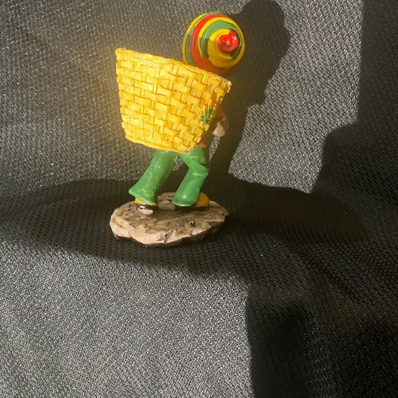 Ashtray/Figurines. Multi use. Ashtray or Figurine for your Home Decor! - Picture 5 of 6